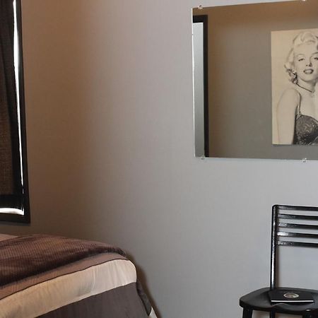 Lux Rooms Wallace Exterior foto